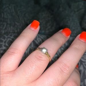 Gold diamond engagement ring